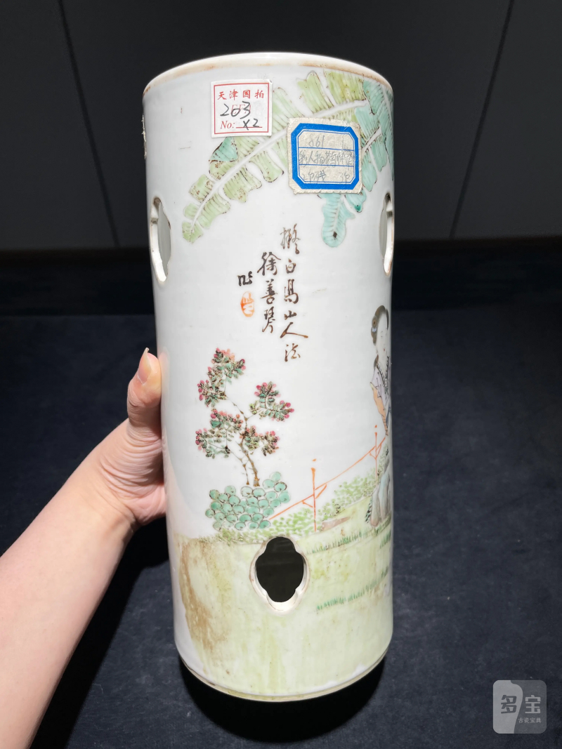 民国 徐善琴画浅绛彩人物纹帽筒二只 - 图3